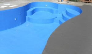 FABERTEC aplicado em piscina e posterior aplicação de tinta epóxi azul